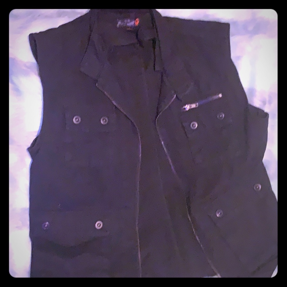 Sexy Men’s G by guess fitted vest with zipper